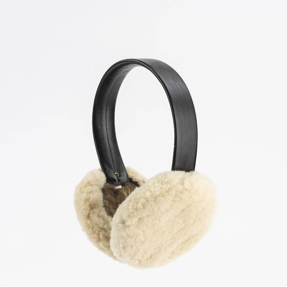 EARMUFFS WITH UPCYCLED FUR