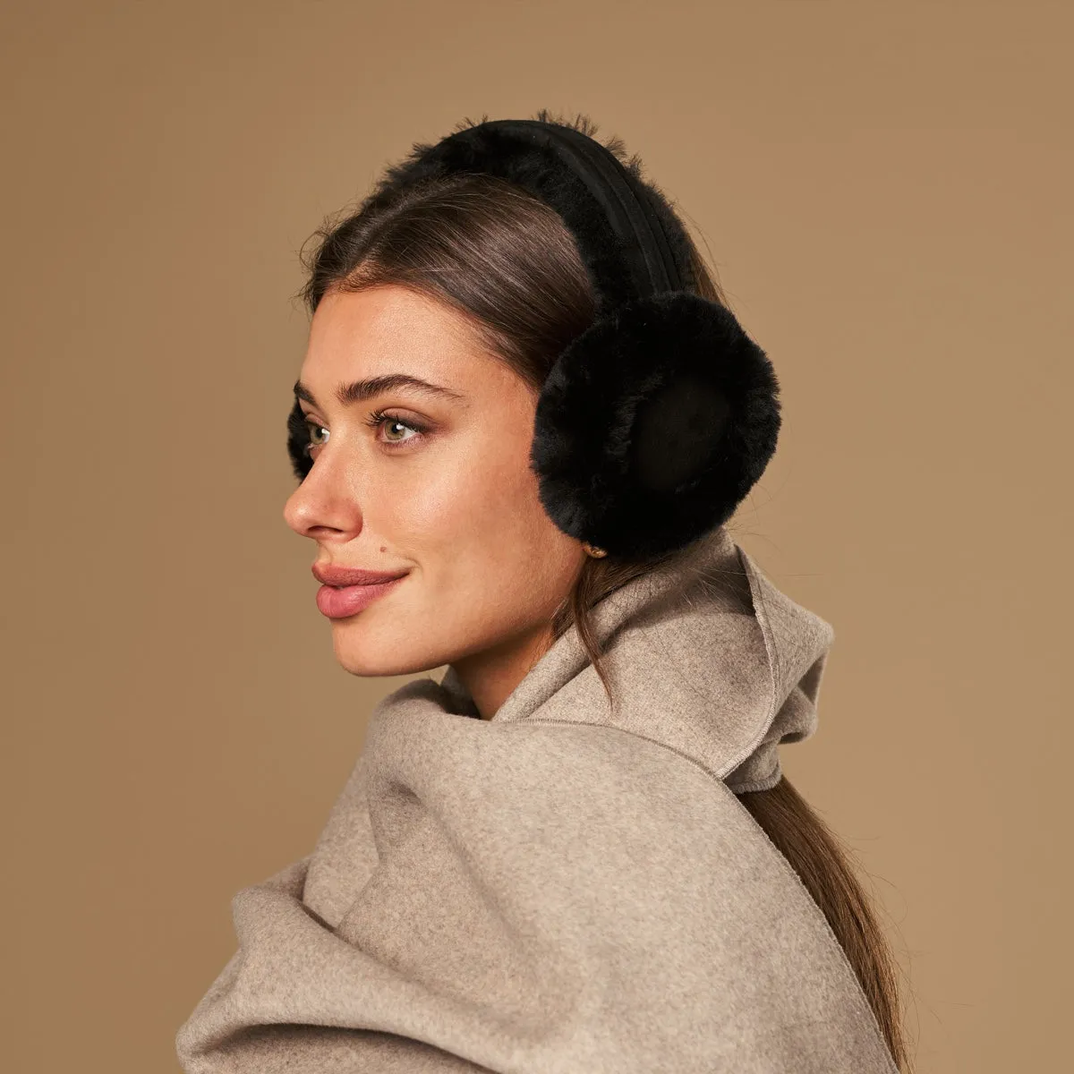 Nathaly (black) – warm and stylish earmuffs from natural sheepskin and suede