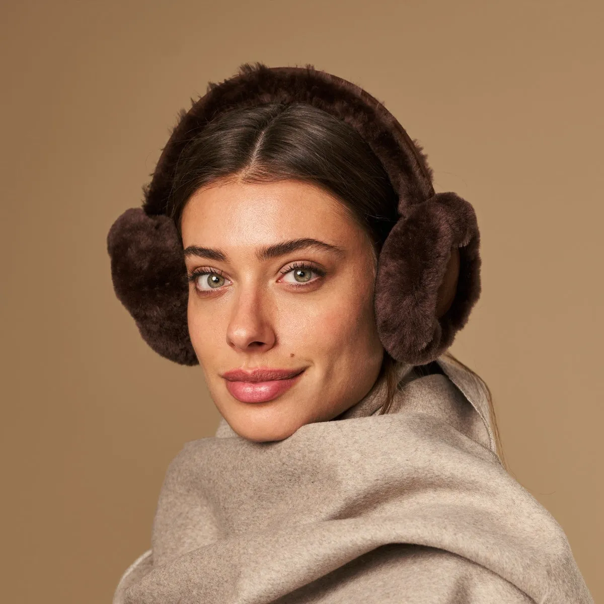Nathaly (brown) – warm and stylish earmuffs from natural sheepskin and suede