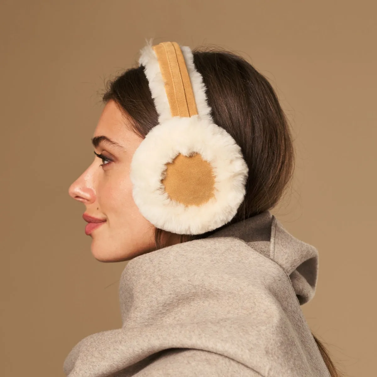 Nathaly (camel) – warm and stylish earmuffs from natural sheepskin and suede