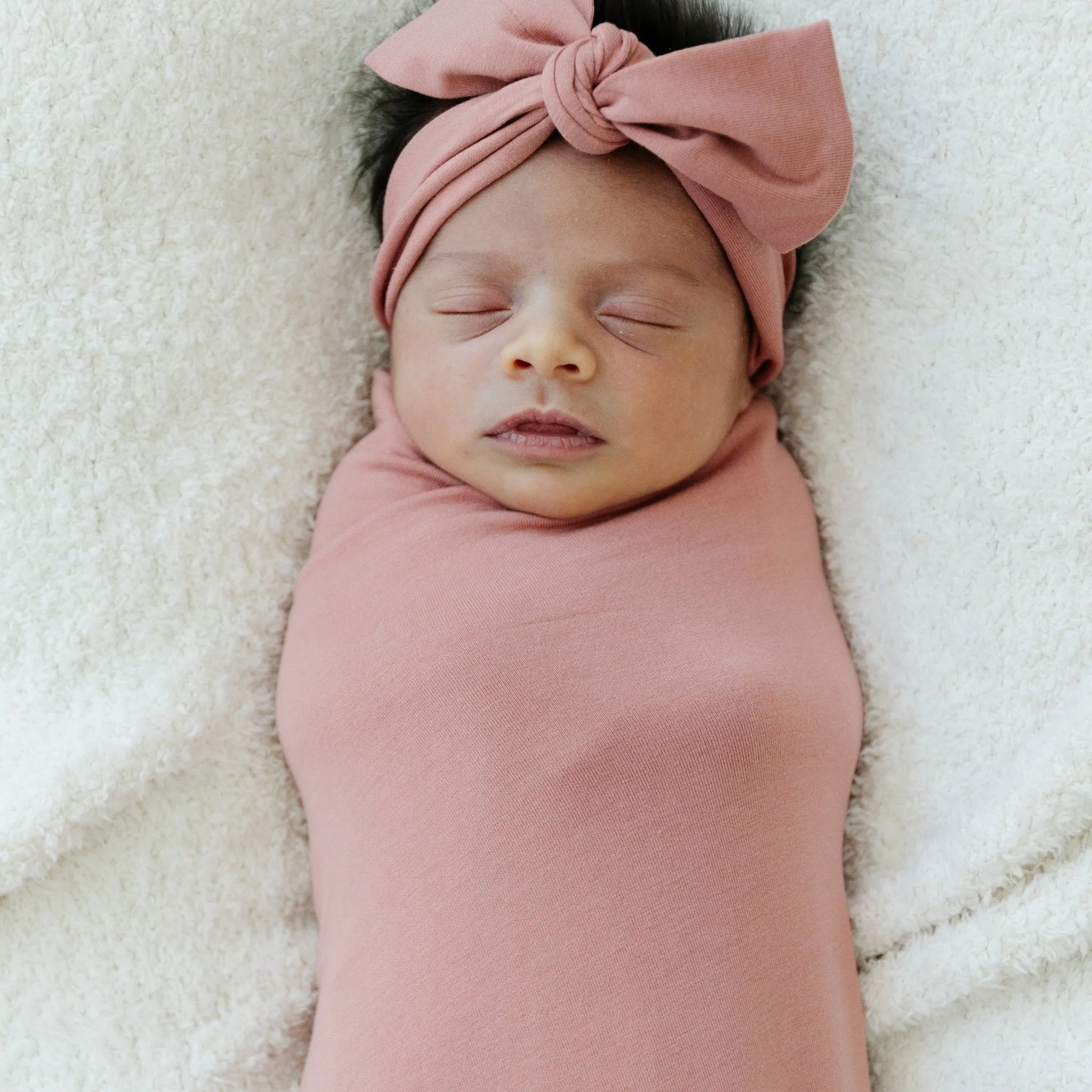 STRETCHY SWADDLES, HATS & BOWS
