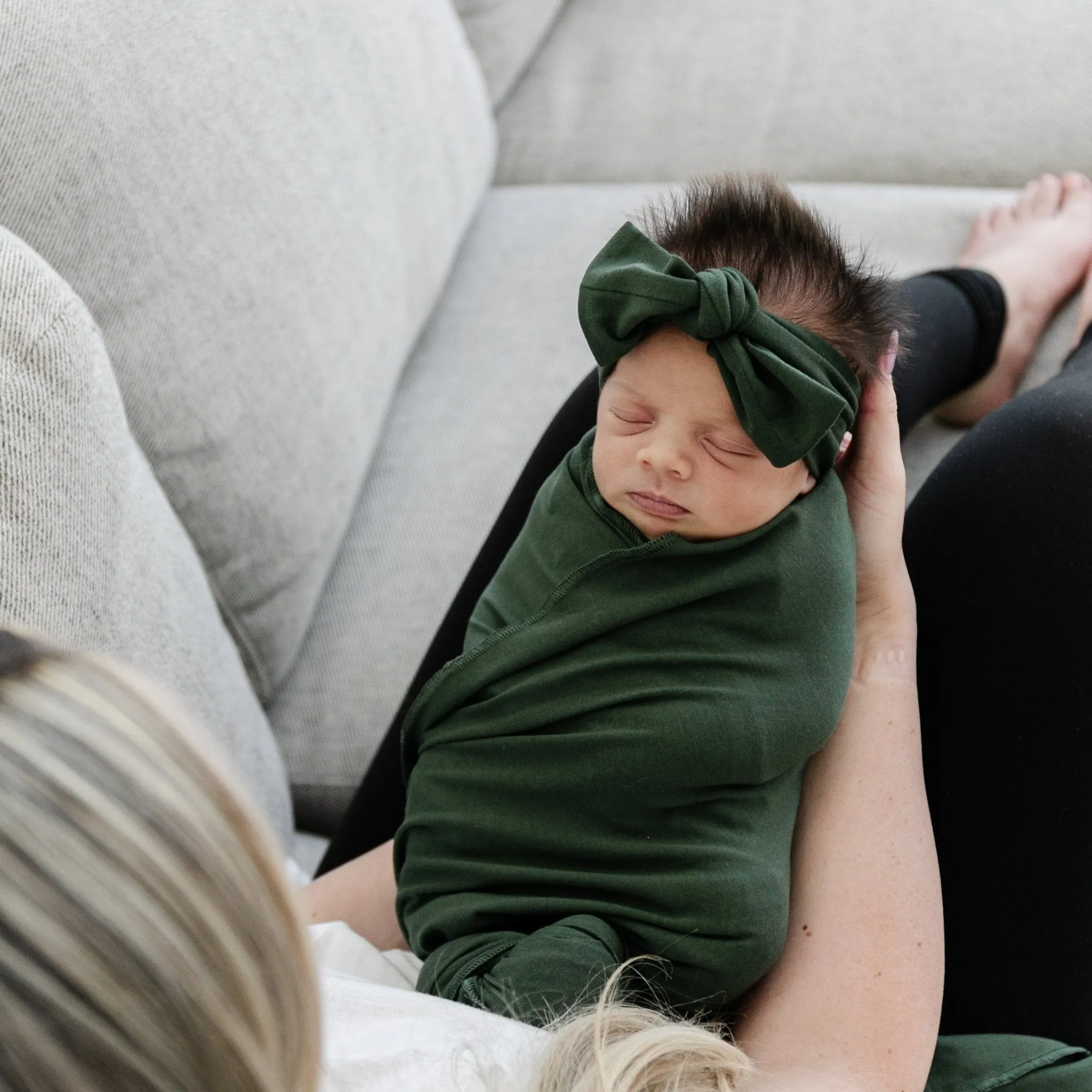 STRETCHY SWADDLES, HATS & BOWS