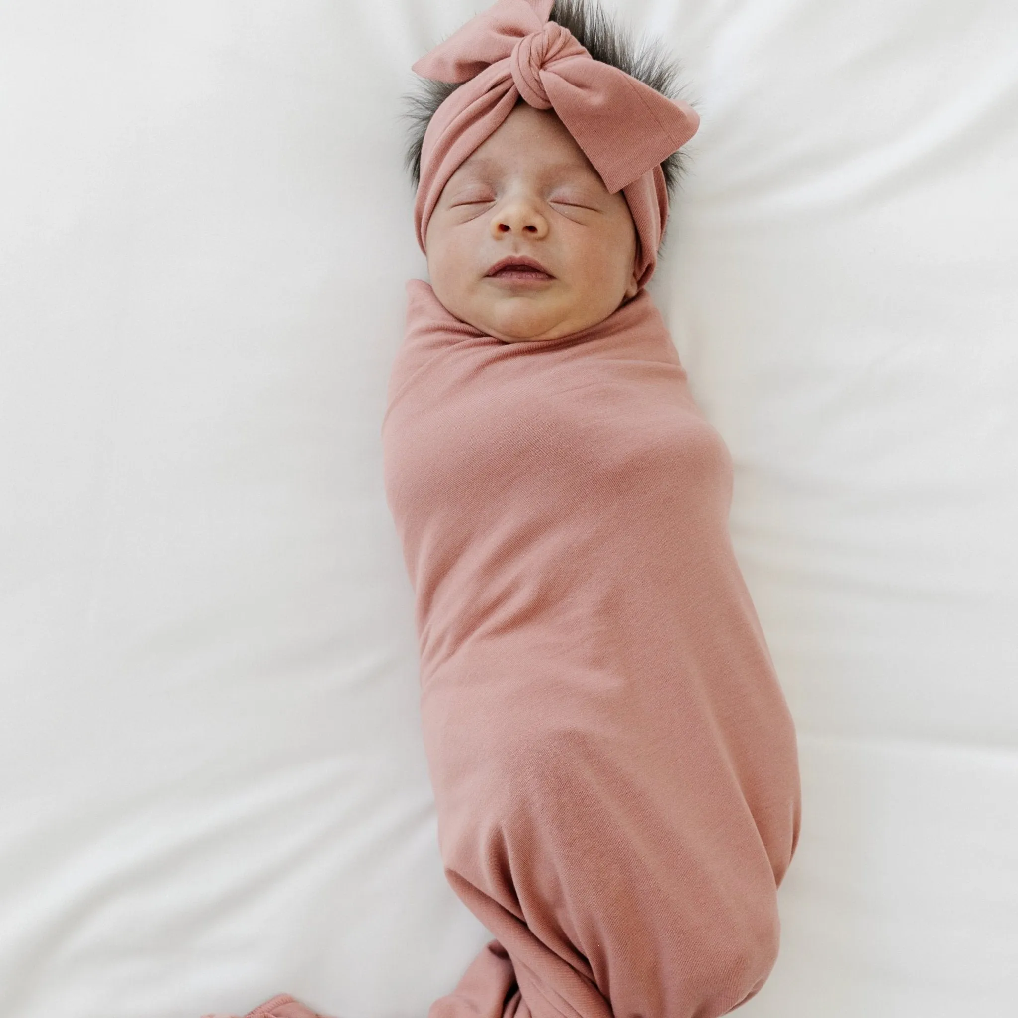 STRETCHY SWADDLES, HATS & BOWS