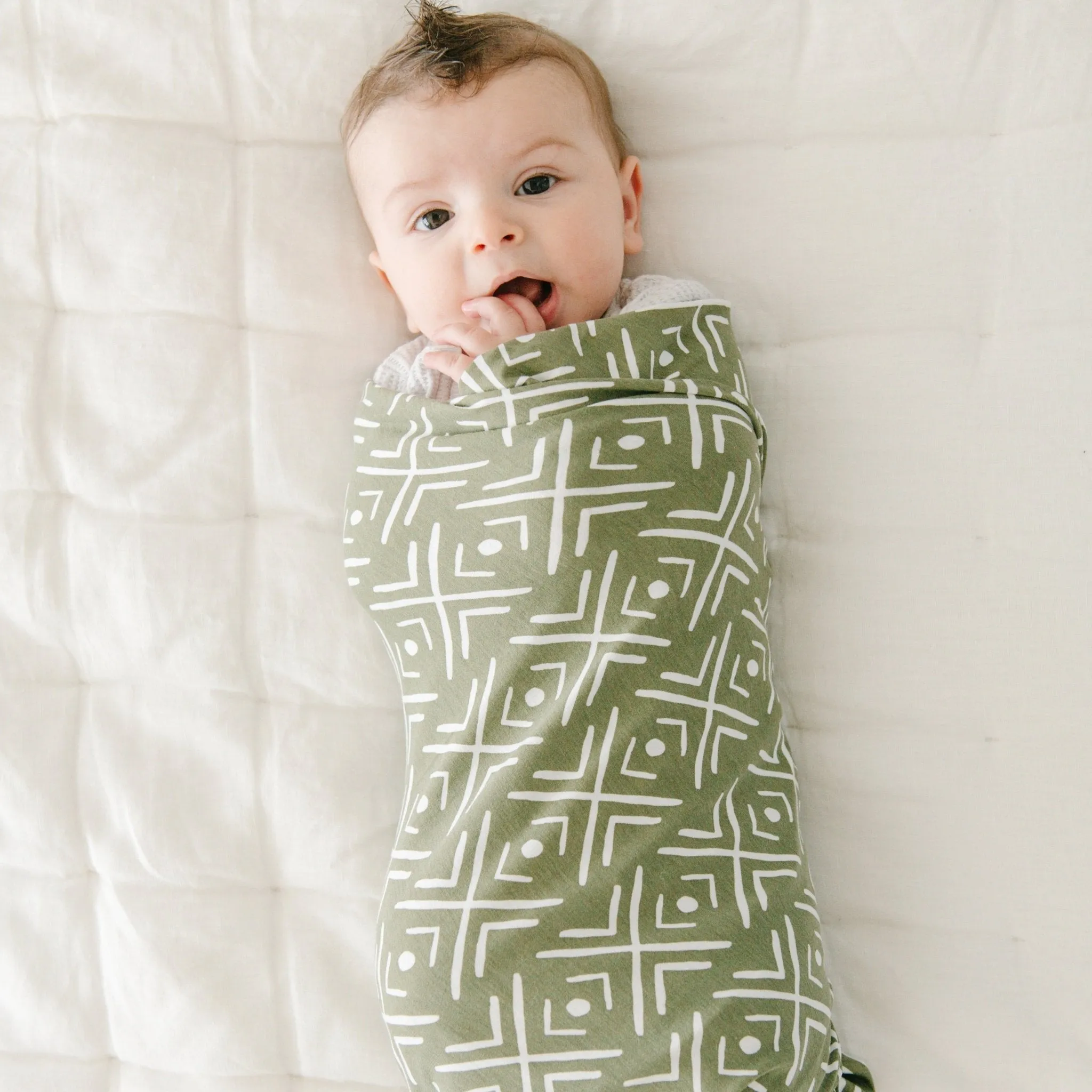 STRETCHY SWADDLES, HATS & BOWS