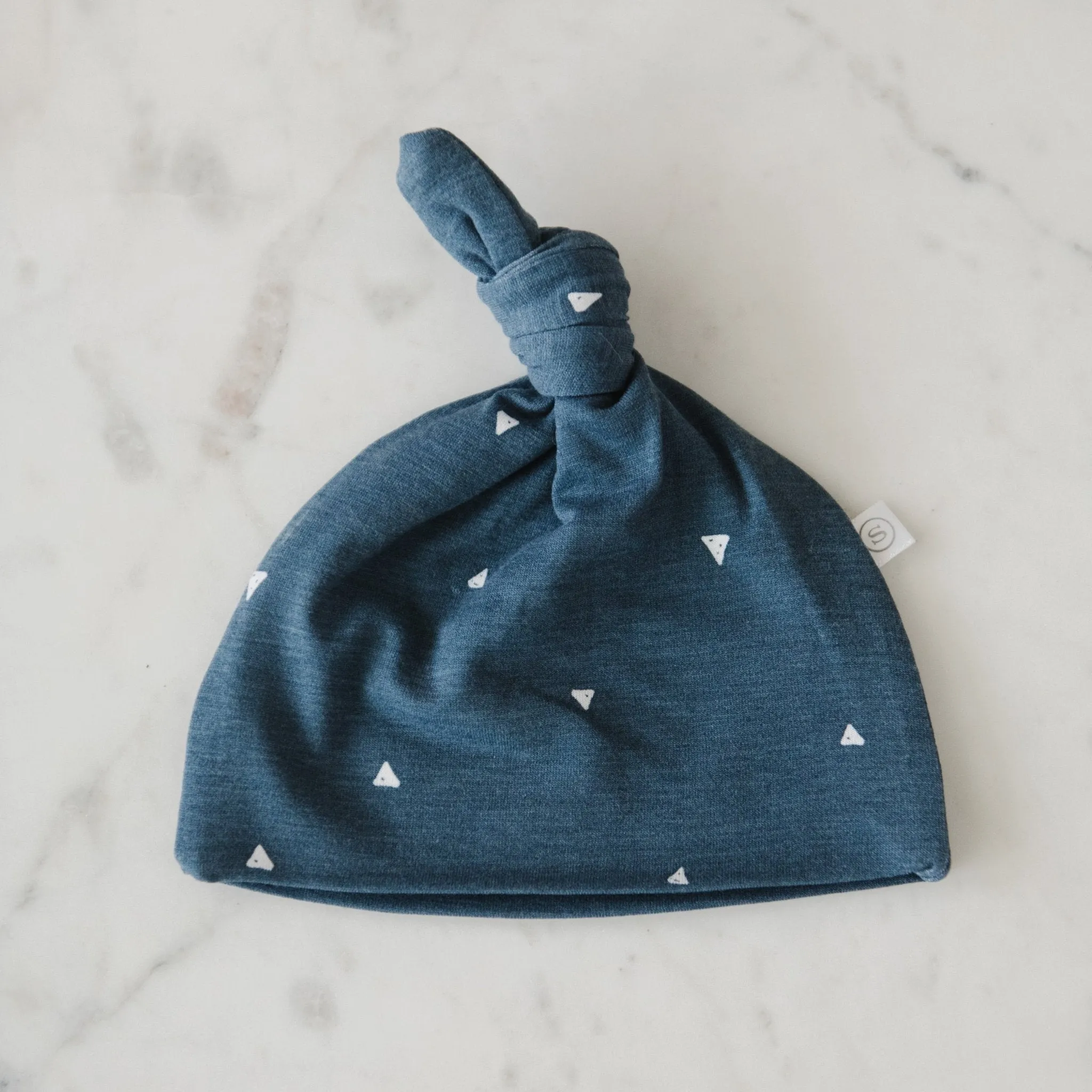STRETCHY SWADDLES, HATS & BOWS