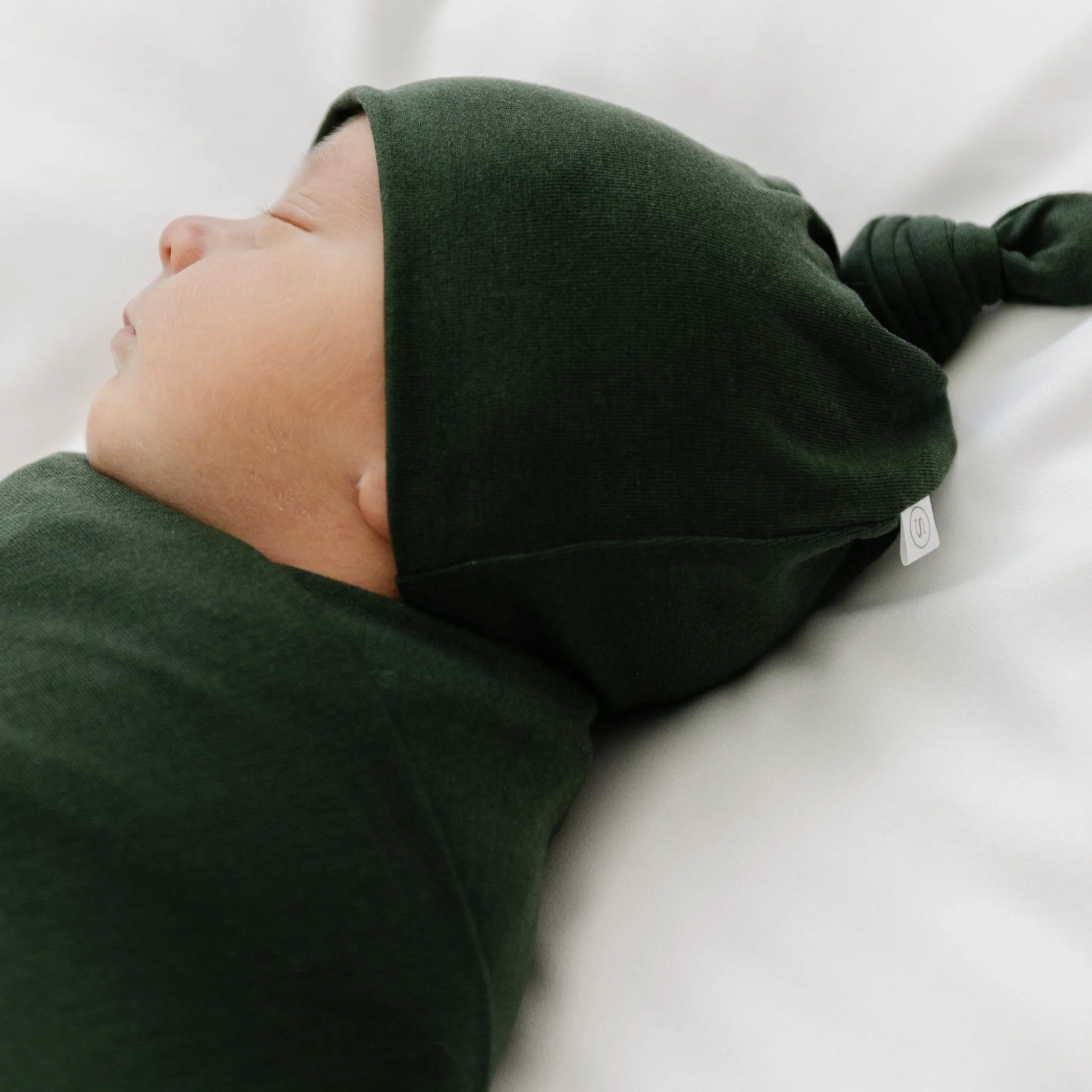 STRETCHY SWADDLES, HATS & BOWS