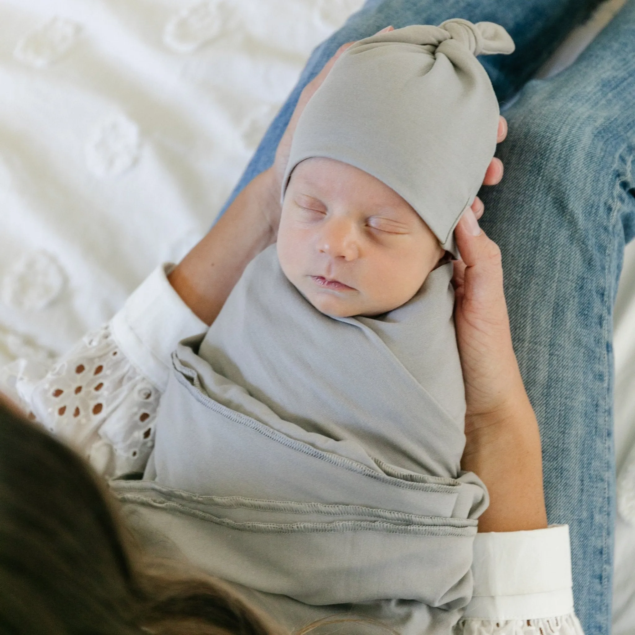 STRETCHY SWADDLES, HATS & BOWS